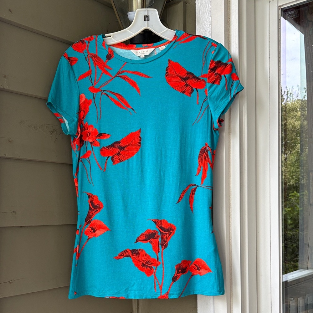 Ted Baker Turquoise and Red Floral Short Sleeve Tee. Sz 2 (US Sz 4-6). Gorgeous